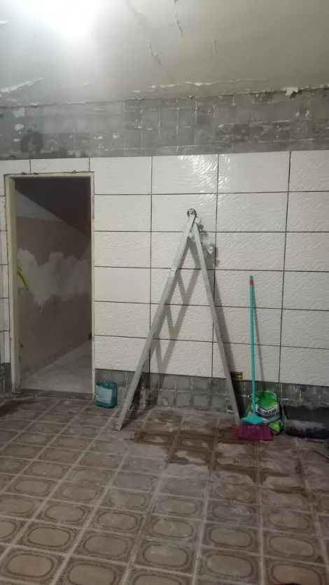 Comprar Casas / Sobrado em Suzano R$ 400.000,00 - Foto 4