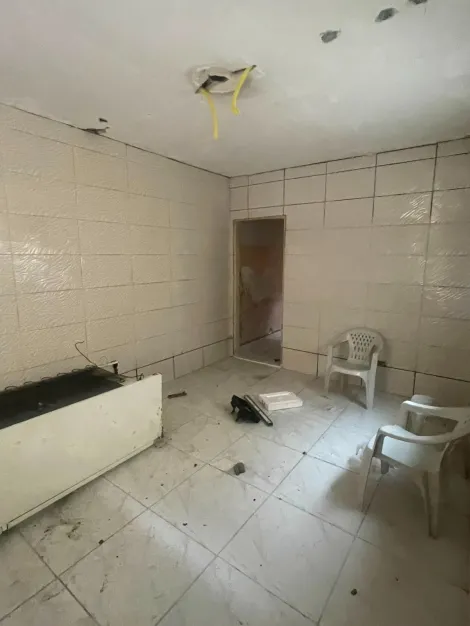 Comprar Casas / Sobrado em Suzano R$ 400.000,00 - Foto 2