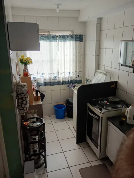 Comprar Apartamentos / Padr&atilde;o em Mogi das Cruzes R$ 200.000,00 - Foto 6
