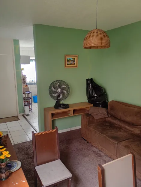 Comprar Apartamentos / Padr&atilde;o em Mogi das Cruzes R$ 200.000,00 - Foto 3