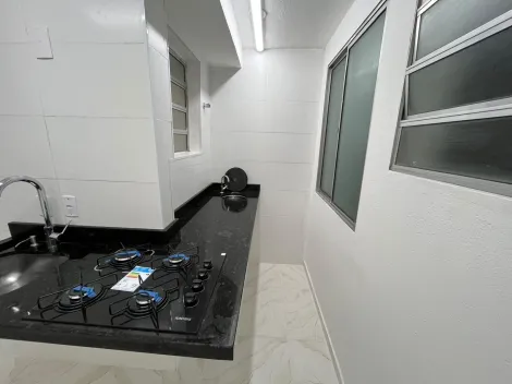 Alugar Apartamentos / Padr&atilde;o em Mogi das Cruzes R$ 1.500,00 - Foto 3
