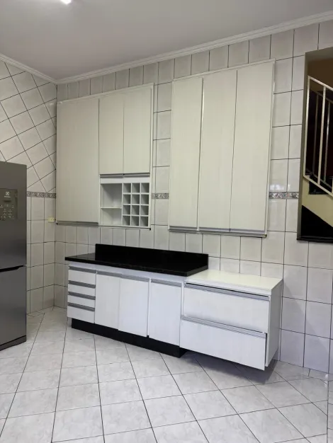 Alugar Casas / Sobrado em Suzano R$ 4.100,00 - Foto 3