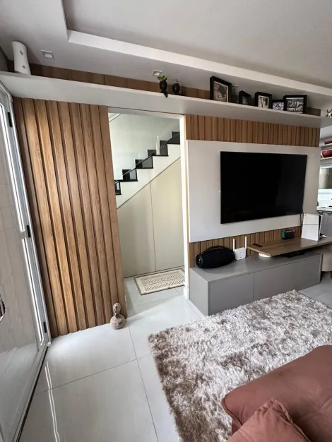 Comprar Casas / Condom&iacute;nio em Suzano R$ 550.000,00 - Foto 2