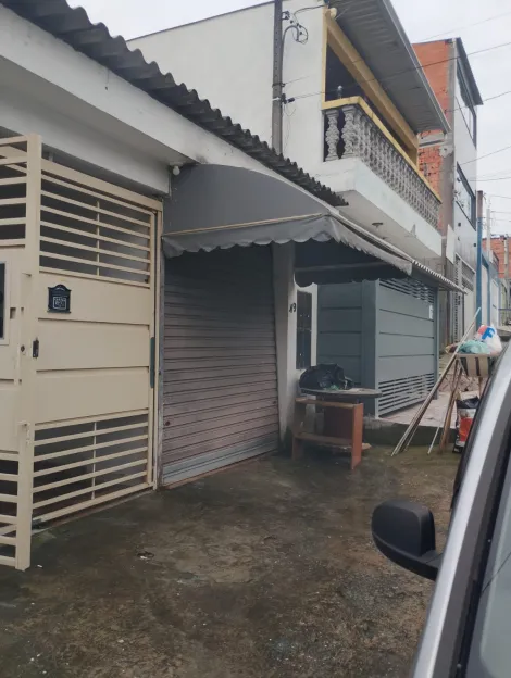 Comprar Casas / Sobrado em Suzano R$ 300.000,00 - Foto 3