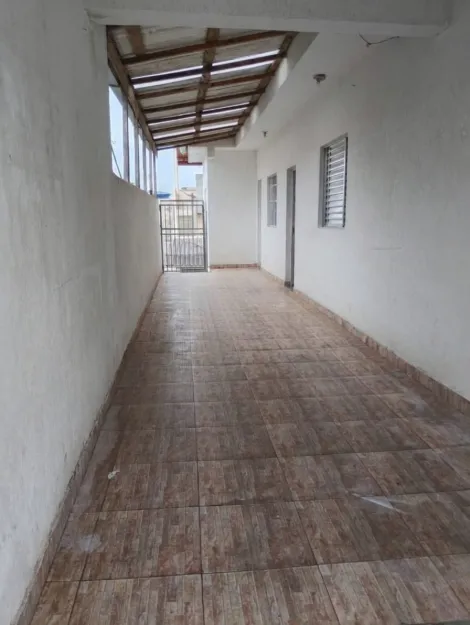 Comprar Casas / Sobrado em Suzano R$ 300.000,00 - Foto 4
