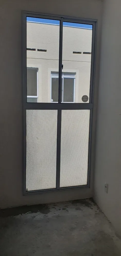 Comprar Apartamentos / Padr&atilde;o em Suzano R$ 230.000,00 - Foto 6