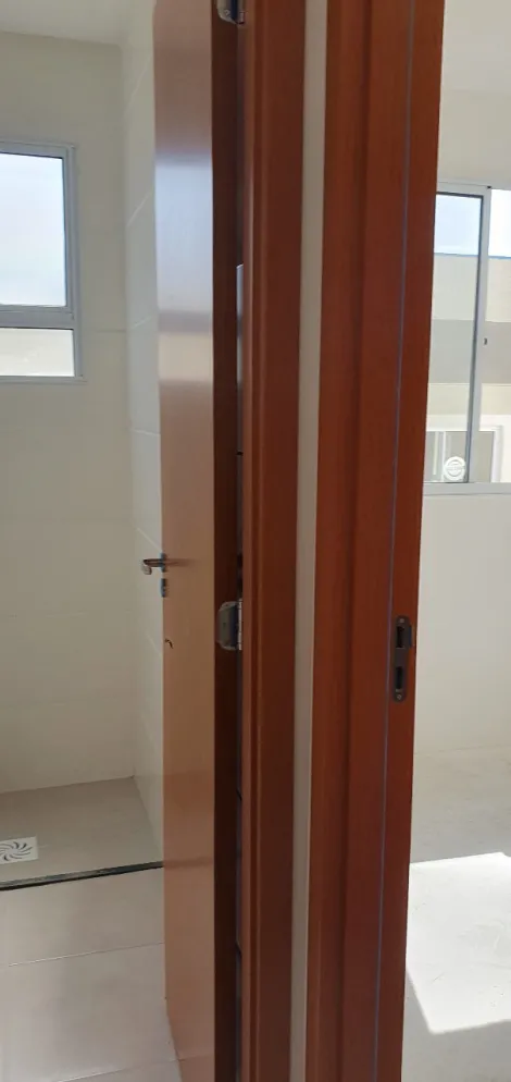 Comprar Apartamentos / Padr&atilde;o em Suzano R$ 230.000,00 - Foto 2