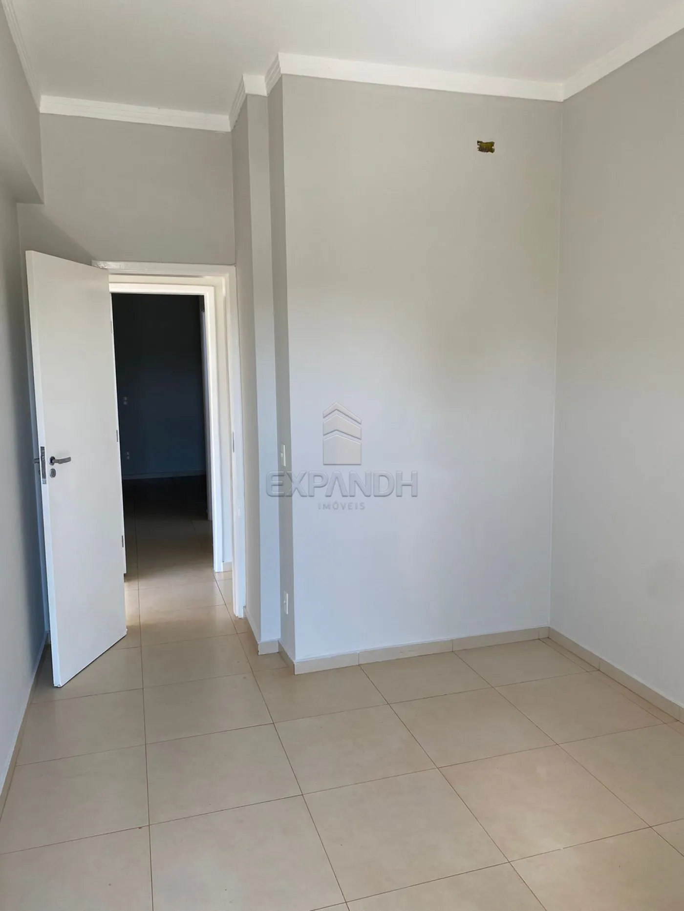 Alugar Apartamentos / Padr&atilde;o em Sert&atilde;ozinho R$ 1.300,00 - Foto 16