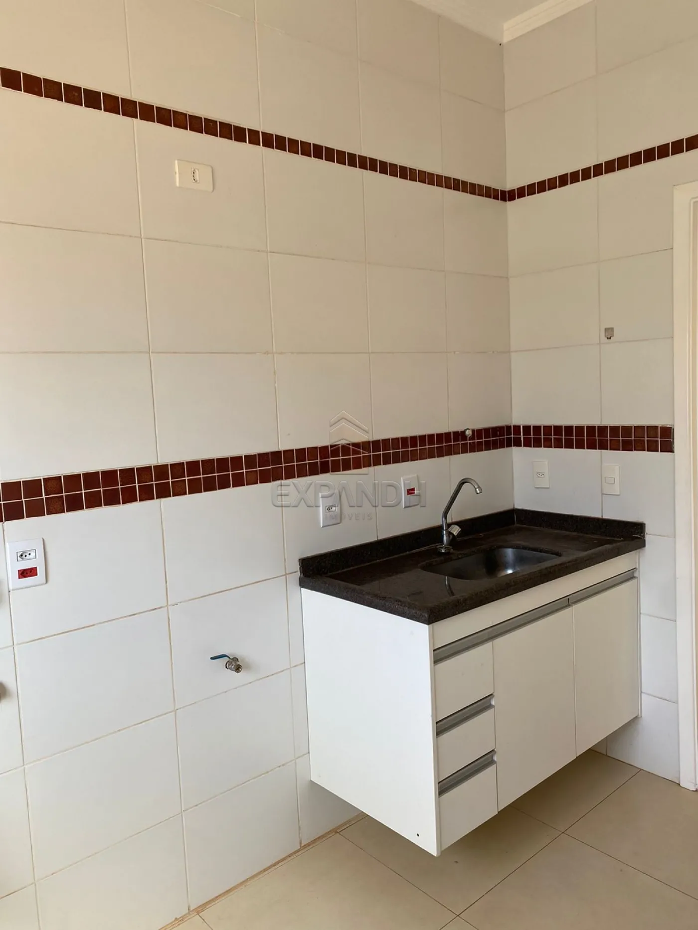 Alugar Apartamentos / Padr&atilde;o em Sert&atilde;ozinho R$ 1.300,00 - Foto 5