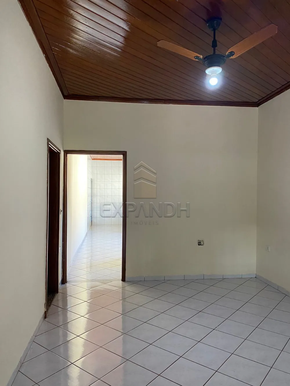 Alugar Casas / Padr&atilde;o em Sert&atilde;ozinho R$ 1.400,00 - Foto 4