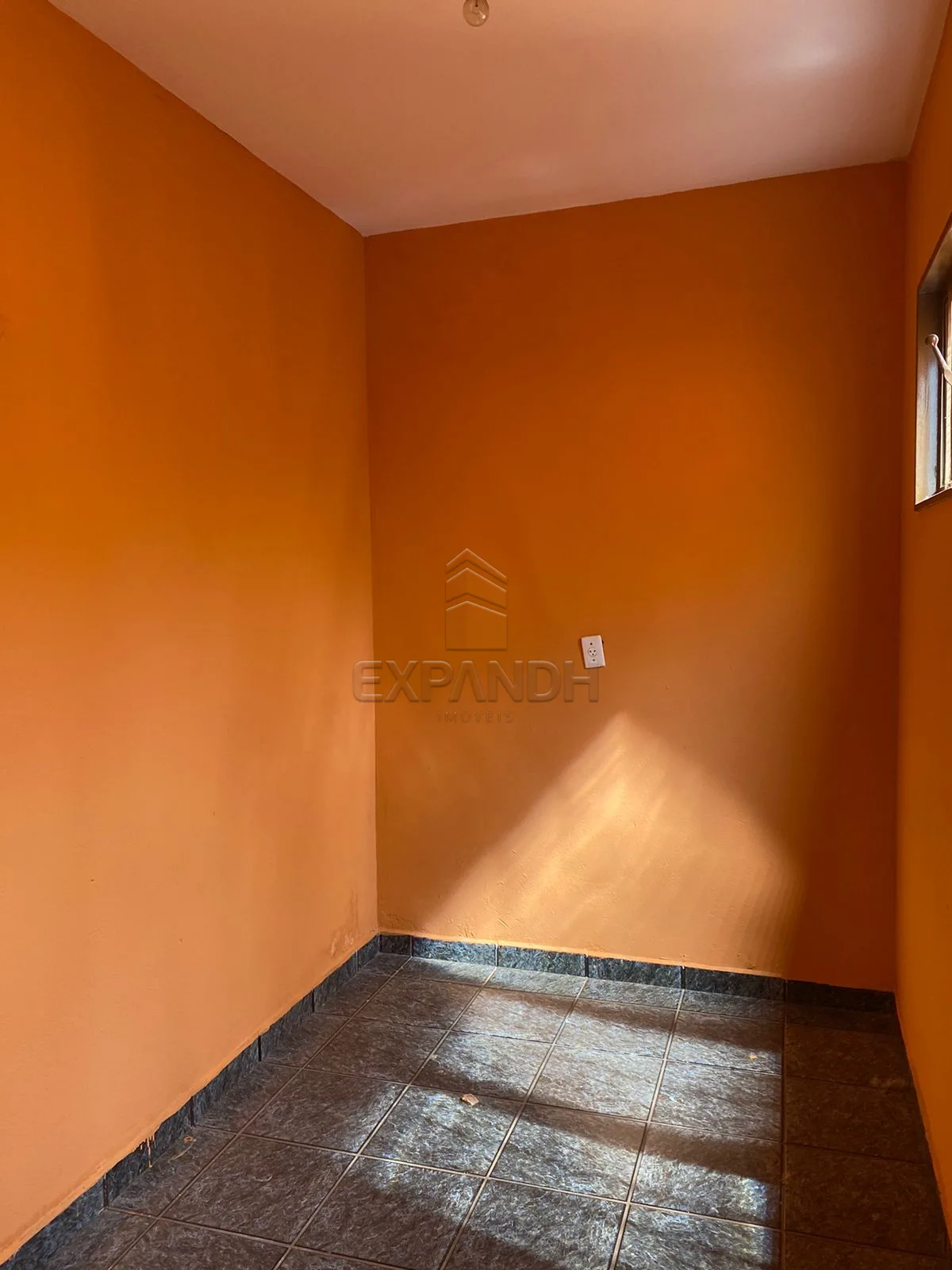 Alugar Casas / Padr&atilde;o em Sert&atilde;ozinho R$ 2.000,00 - Foto 4