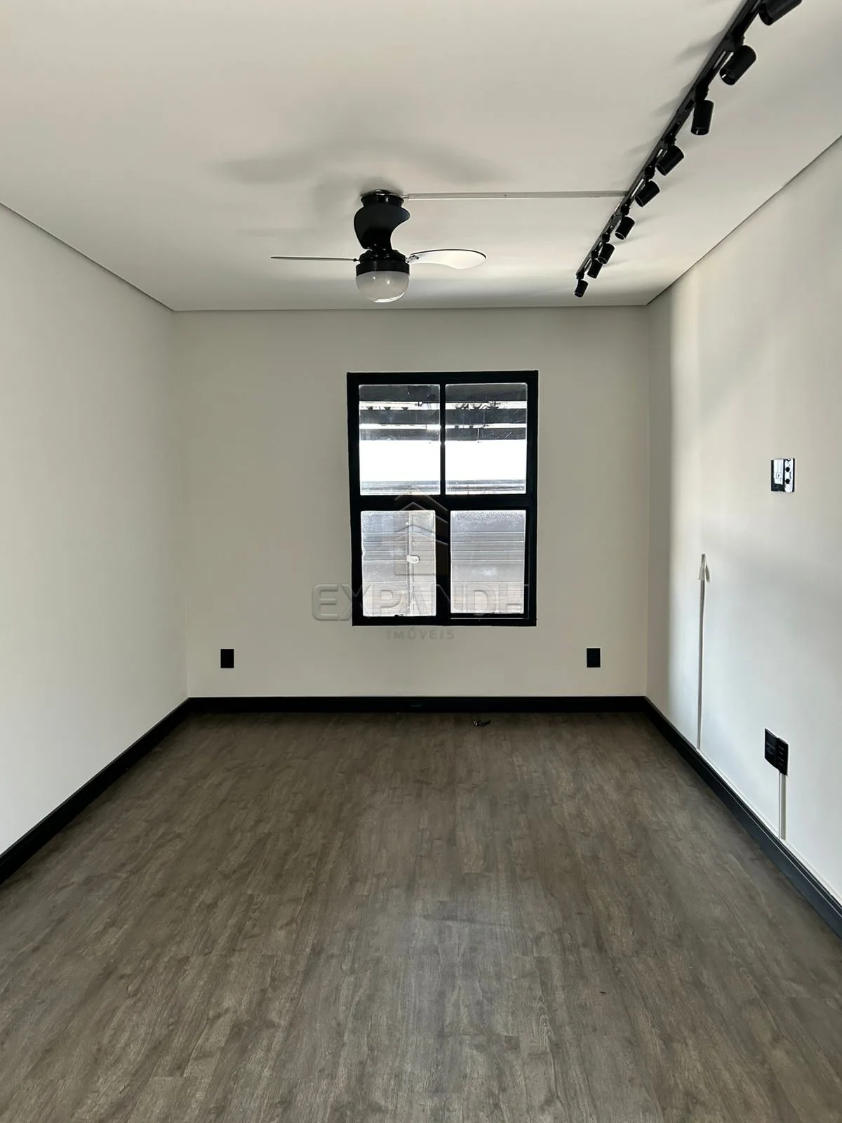 Alugar Casas / Padr&atilde;o em Sert&atilde;ozinho R$ 2.400,00 - Foto 4