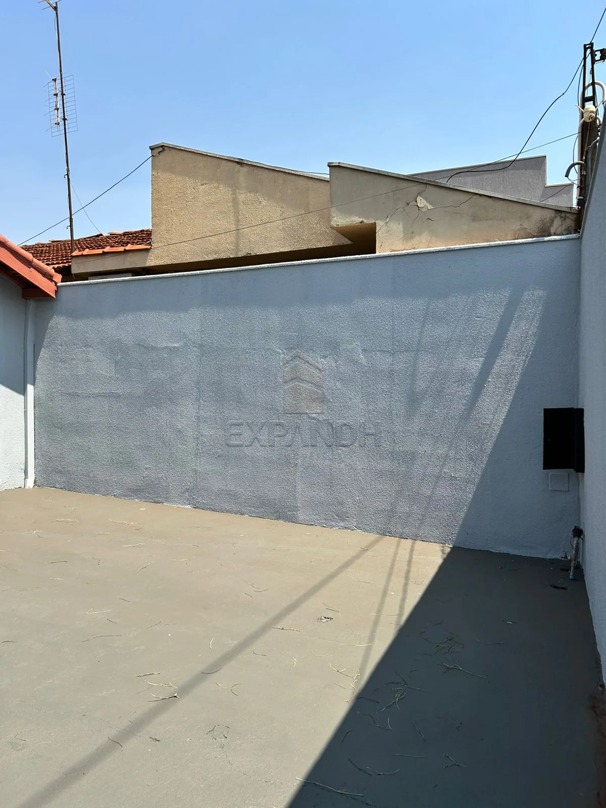 Alugar Casas / Padr&atilde;o em Sert&atilde;ozinho R$ 2.400,00 - Foto 3