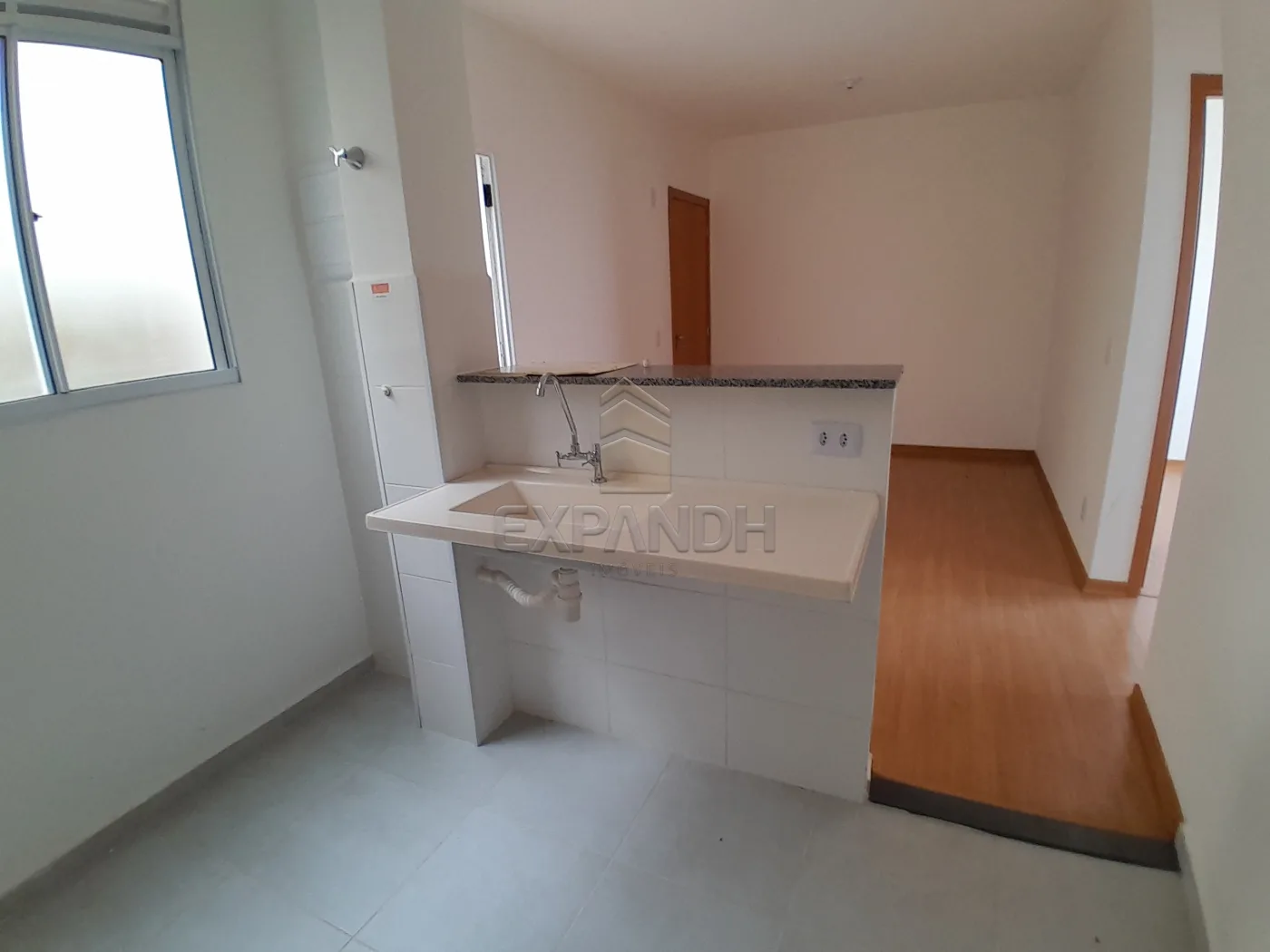 Alugar Apartamentos / Padr&atilde;o em Sert&atilde;ozinho R$ 750,00 - Foto 3