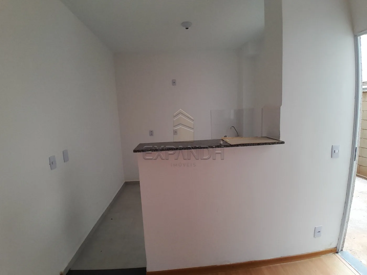 Alugar Apartamentos / Padr&atilde;o em Sert&atilde;ozinho R$ 750,00 - Foto 4