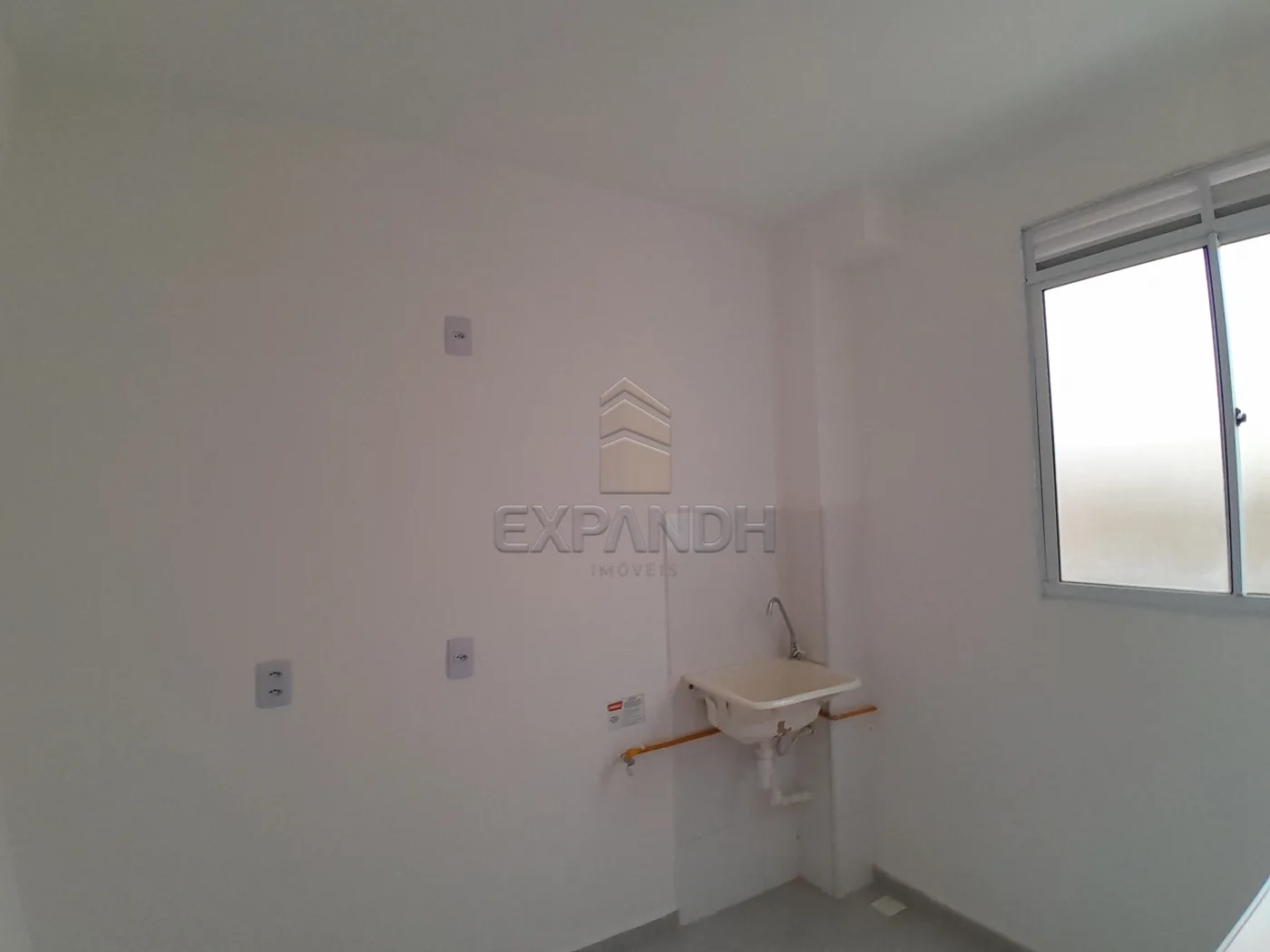 Alugar Apartamentos / Padr&atilde;o em Sert&atilde;ozinho R$ 750,00 - Foto 5