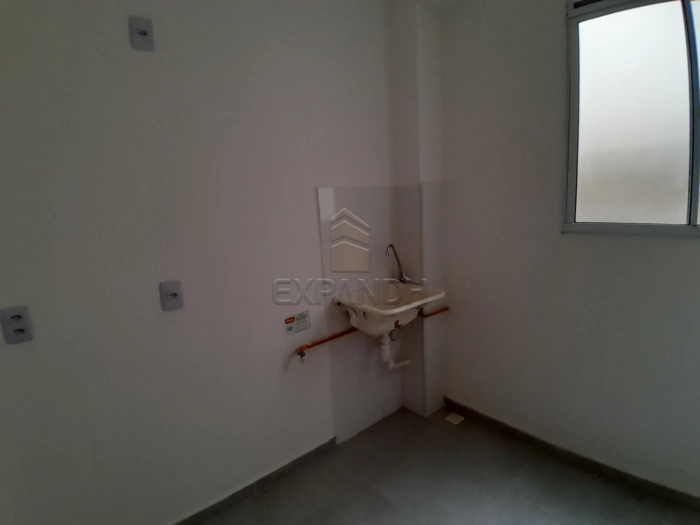 Alugar Apartamentos / Padr&atilde;o em Sert&atilde;ozinho R$ 750,00 - Foto 7