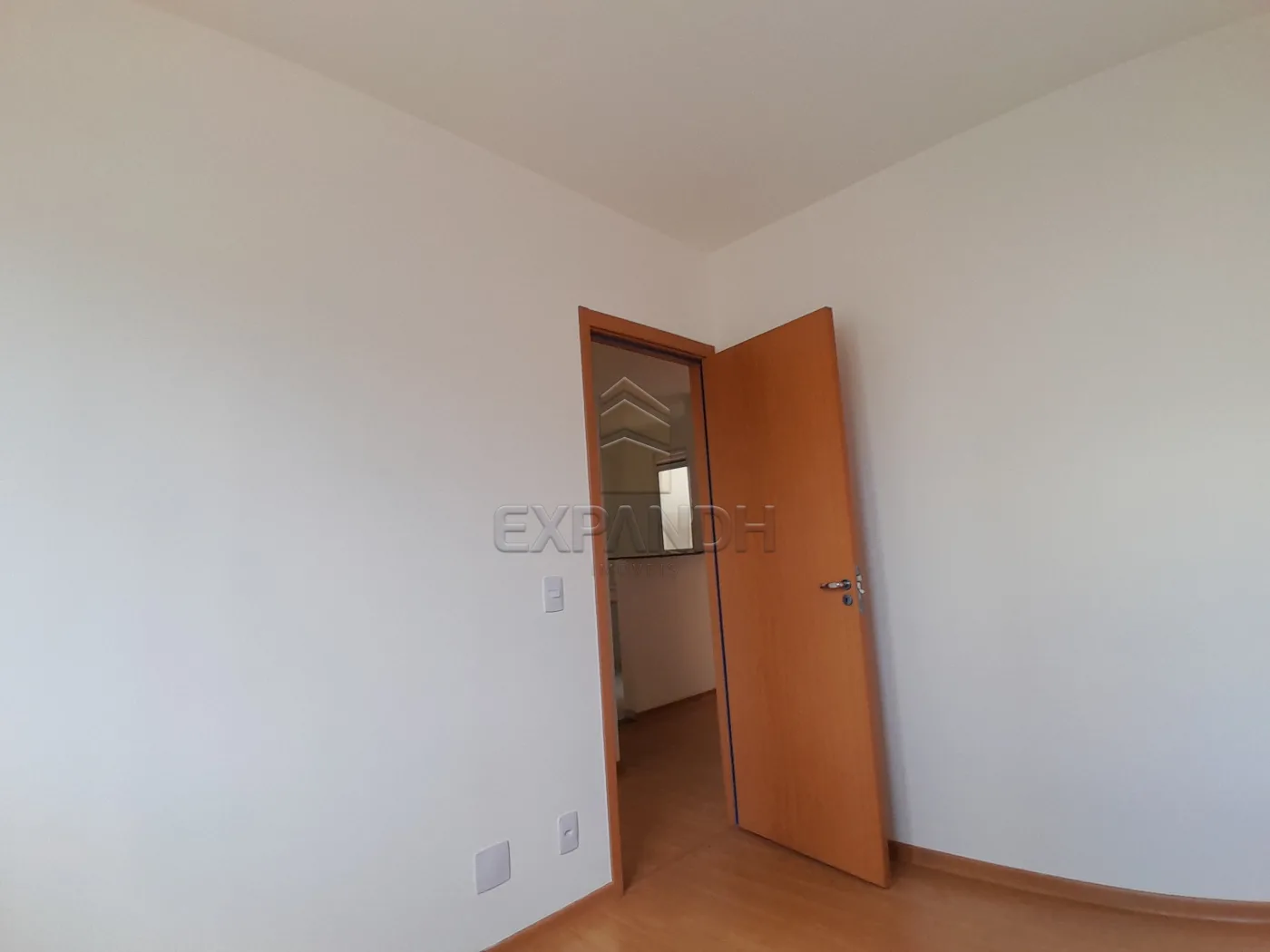 Alugar Apartamentos / Padr&atilde;o em Sert&atilde;ozinho R$ 750,00 - Foto 10