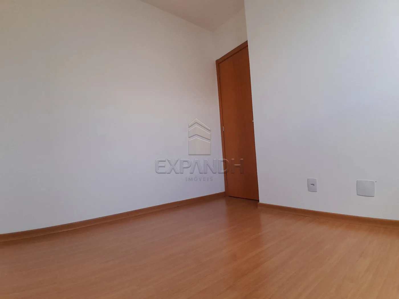 Alugar Apartamentos / Padr&atilde;o em Sert&atilde;ozinho R$ 750,00 - Foto 11