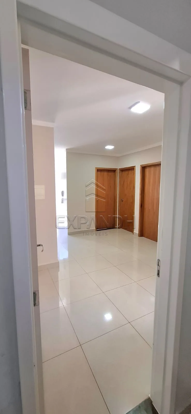 Comprar Apartamentos / Padr&atilde;o em Sert&atilde;ozinho R$ 183.000,00 - Foto 3
