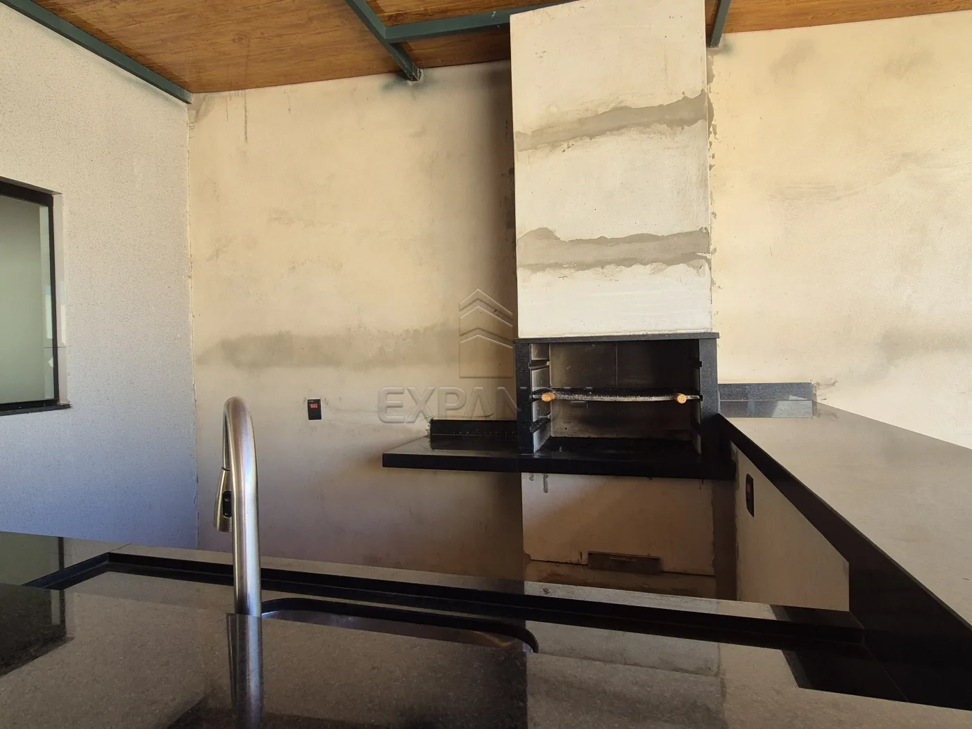 Alugar Casas / Padr&atilde;o em Sert&atilde;ozinho R$ 1.800,00 - Foto 4