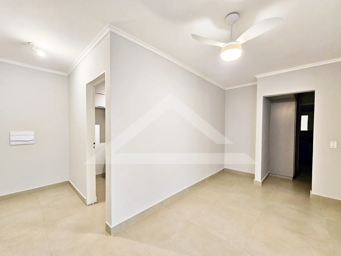 Alugar Apartamento / Padr&atilde;o em Ribeir&atilde;o Preto R$ 890,00 - Foto 3