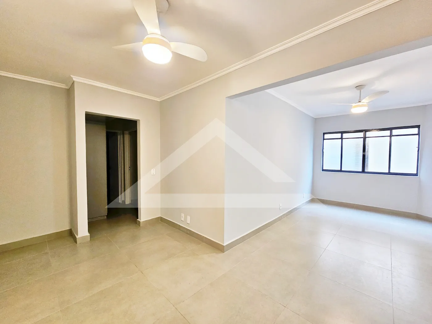 Alugar Apartamento / Padr&atilde;o em Ribeir&atilde;o Preto R$ 890,00 - Foto 1