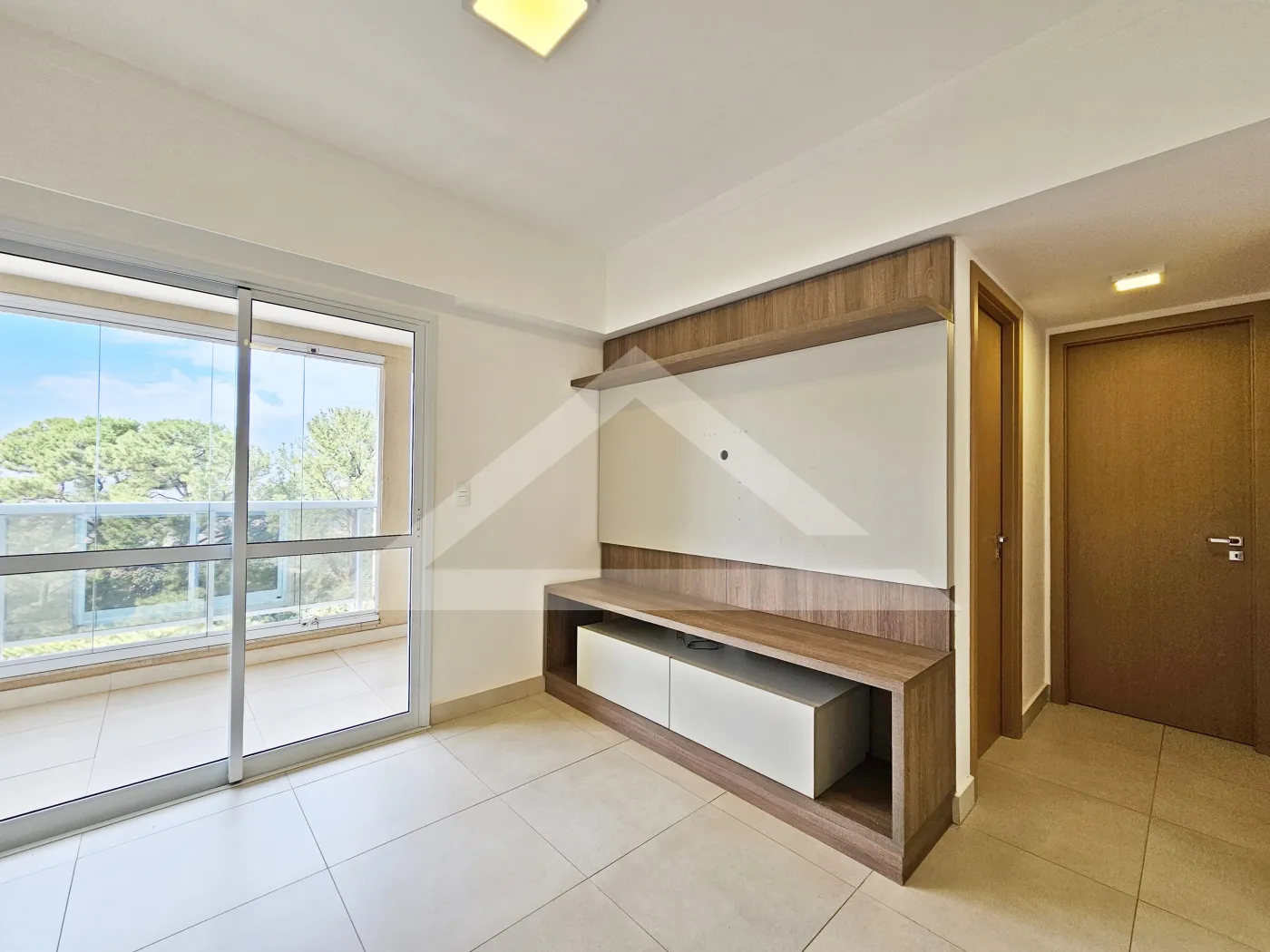 Alugar Apartamento / Padr&atilde;o em Ribeir&atilde;o Preto R$ 2.500,00 - Foto 2