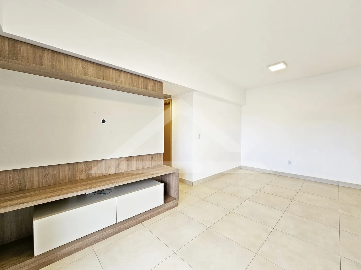 Alugar Apartamento / Padr&atilde;o em Ribeir&atilde;o Preto R$ 2.500,00 - Foto 4