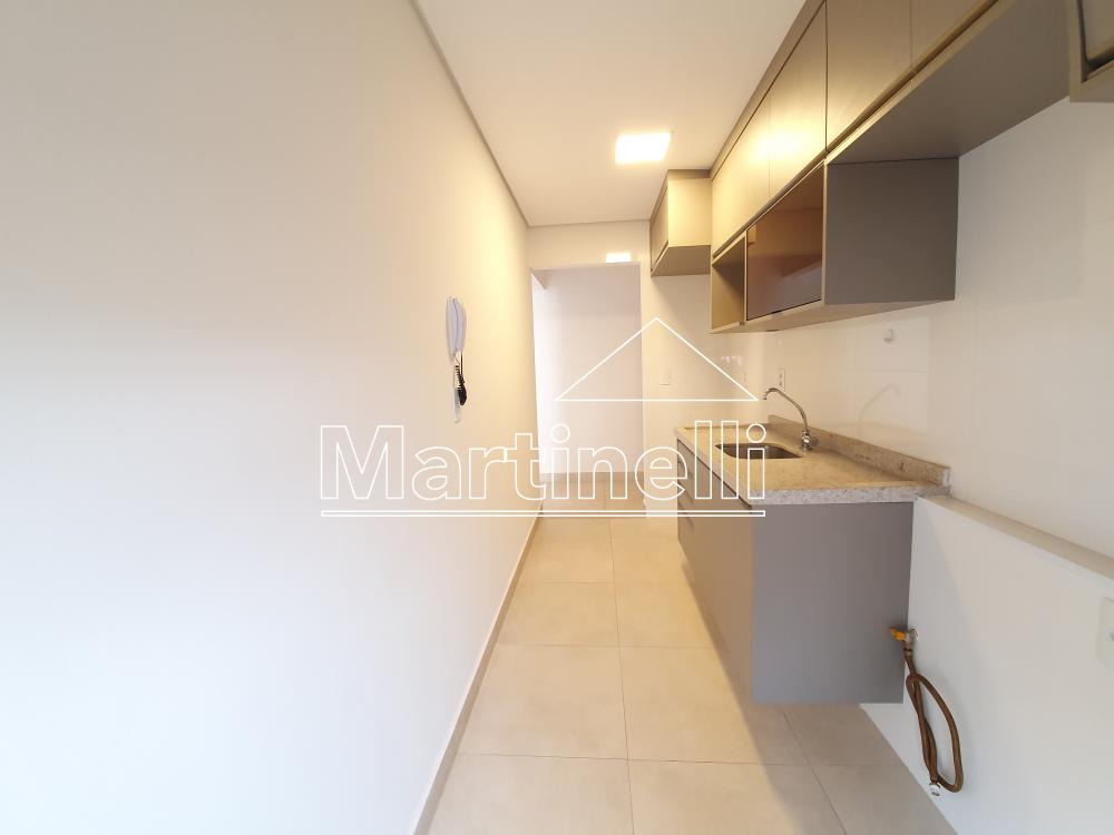 Alugar Apartamento / Padr&atilde;o em Ribeir&atilde;o Preto R$ 1.700,00 - Foto 4