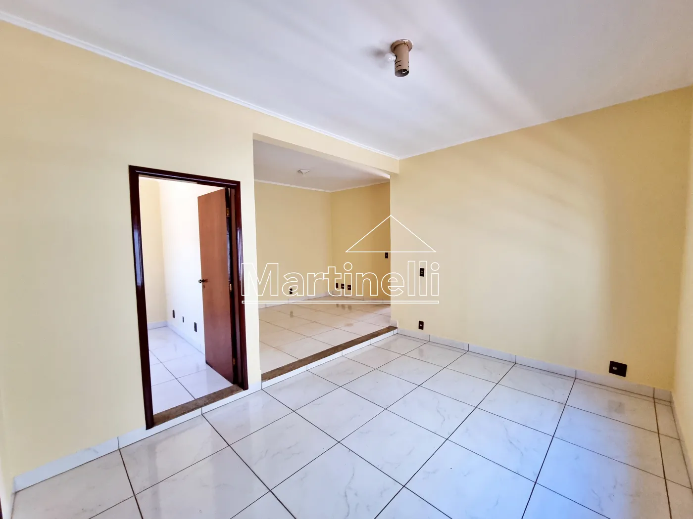 Comprar Casa / Sobrado Padr&atilde;o em Ribeir&atilde;o Preto R$ 600.000,00 - Foto 2