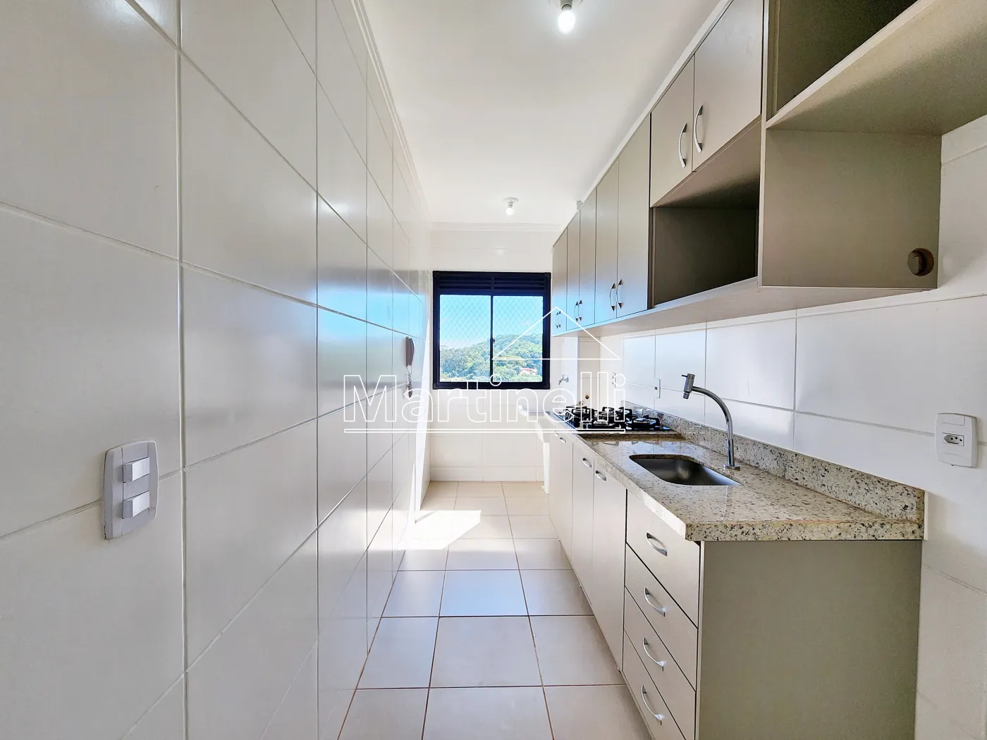 Alugar Apartamento / Padr&atilde;o em Ribeir&atilde;o Preto R$ 1.100,00 - Foto 4