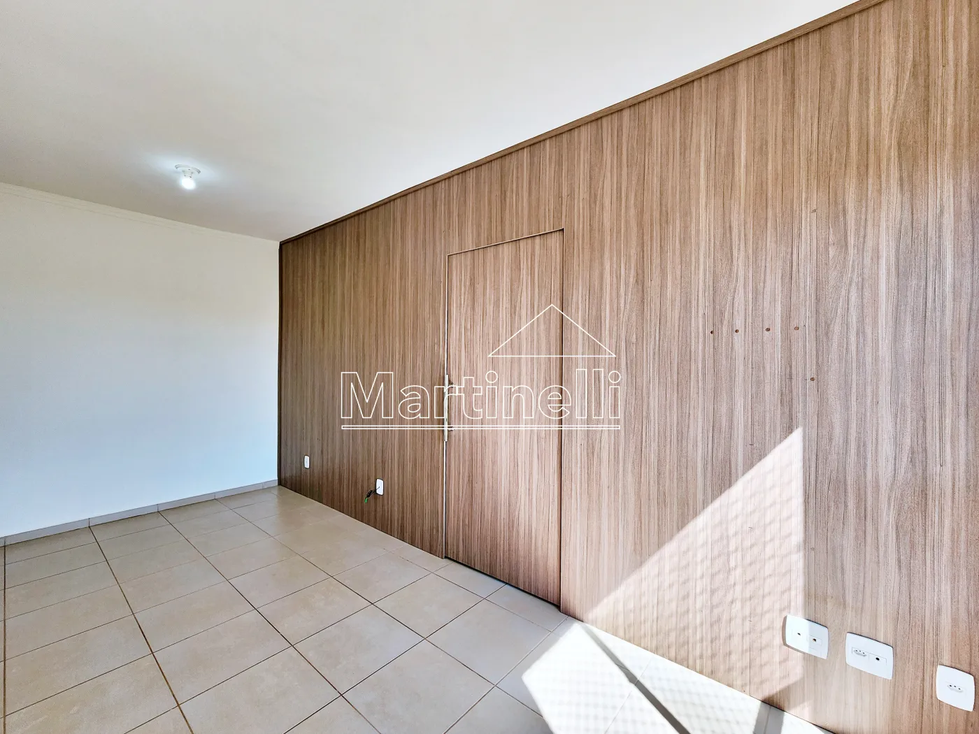 Alugar Apartamento / Padr&atilde;o em Ribeir&atilde;o Preto R$ 1.100,00 - Foto 2