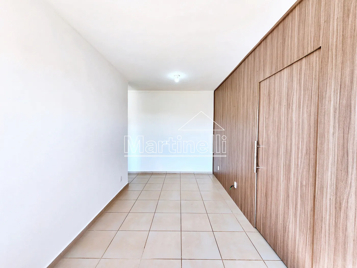 Alugar Apartamento / Padr&atilde;o em Ribeir&atilde;o Preto R$ 1.100,00 - Foto 3