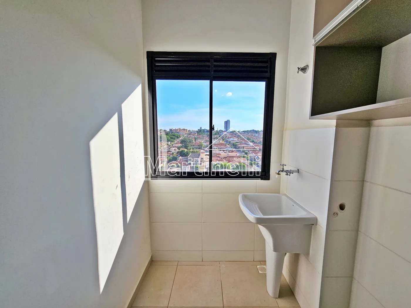 Alugar Apartamento / Padr&atilde;o em Ribeir&atilde;o Preto R$ 1.350,00 - Foto 5