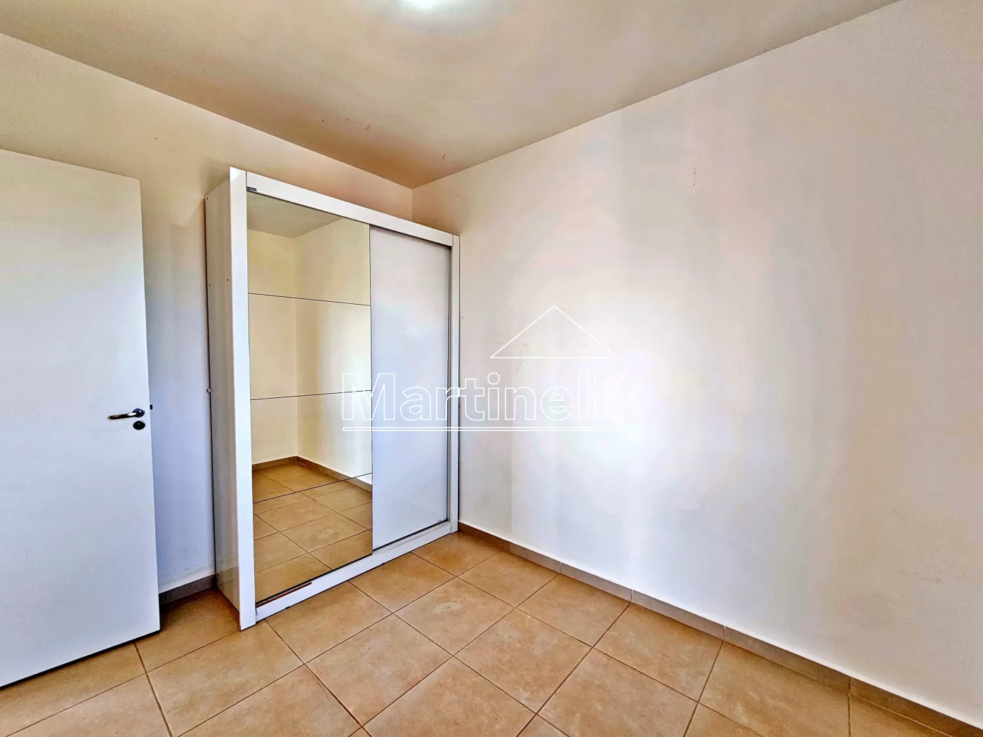 Alugar Apartamento / Padr&atilde;o em Ribeir&atilde;o Preto R$ 1.350,00 - Foto 12
