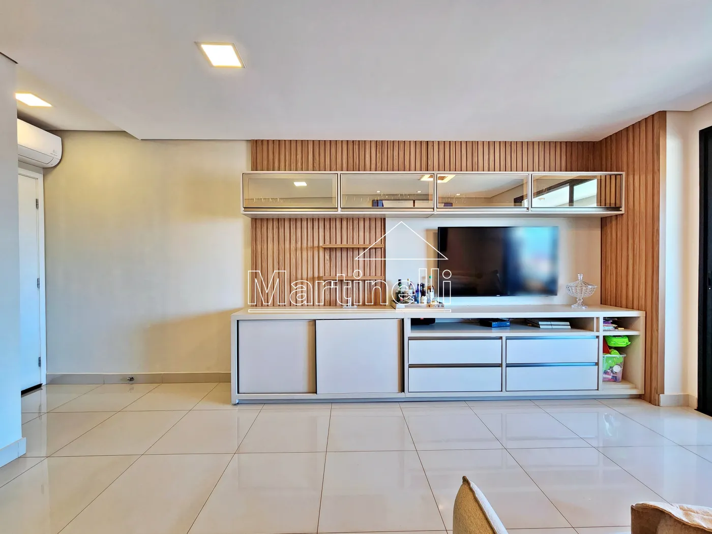 Comprar Apartamento / Padr&atilde;o em Ribeir&atilde;o Preto R$ 700.000,00 - Foto 2