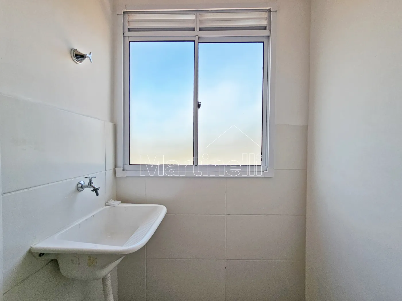 Alugar Apartamento / Padr&atilde;o em Ribeir&atilde;o Preto R$ 700,00 - Foto 7