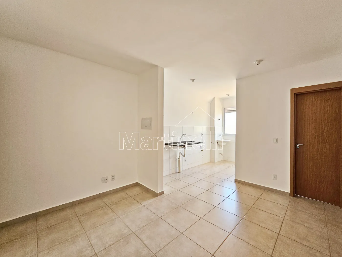 Alugar Apartamento / Padr&atilde;o em Ribeir&atilde;o Preto R$ 700,00 - Foto 1