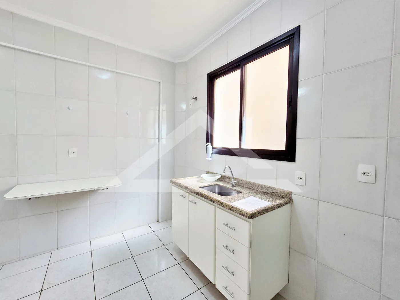 Alugar Apartamento / Padr&atilde;o em Ribeir&atilde;o Preto R$ 1.350,00 - Foto 6