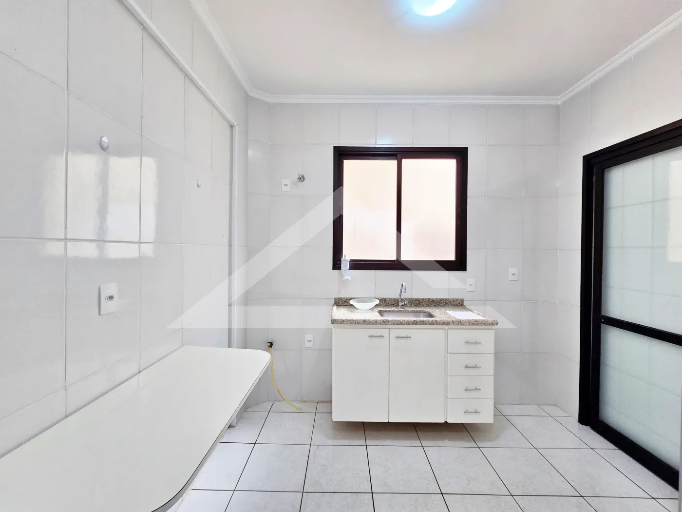Alugar Apartamento / Padr&atilde;o em Ribeir&atilde;o Preto R$ 1.350,00 - Foto 7
