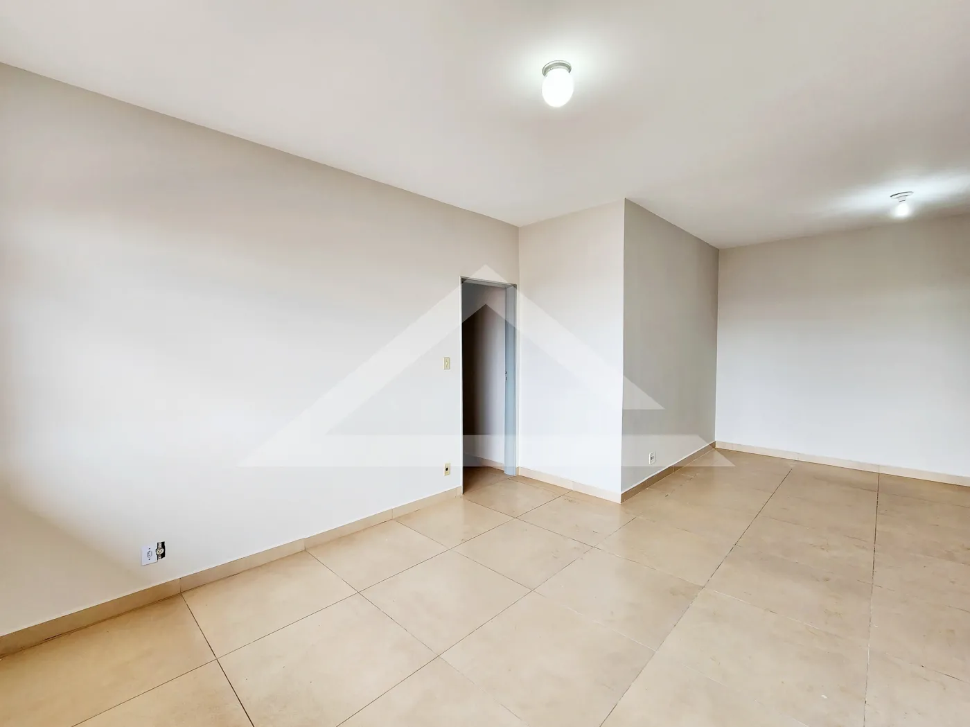 Alugar Apartamento / Padr&atilde;o em Ribeir&atilde;o Preto R$ 1.200,00 - Foto 1