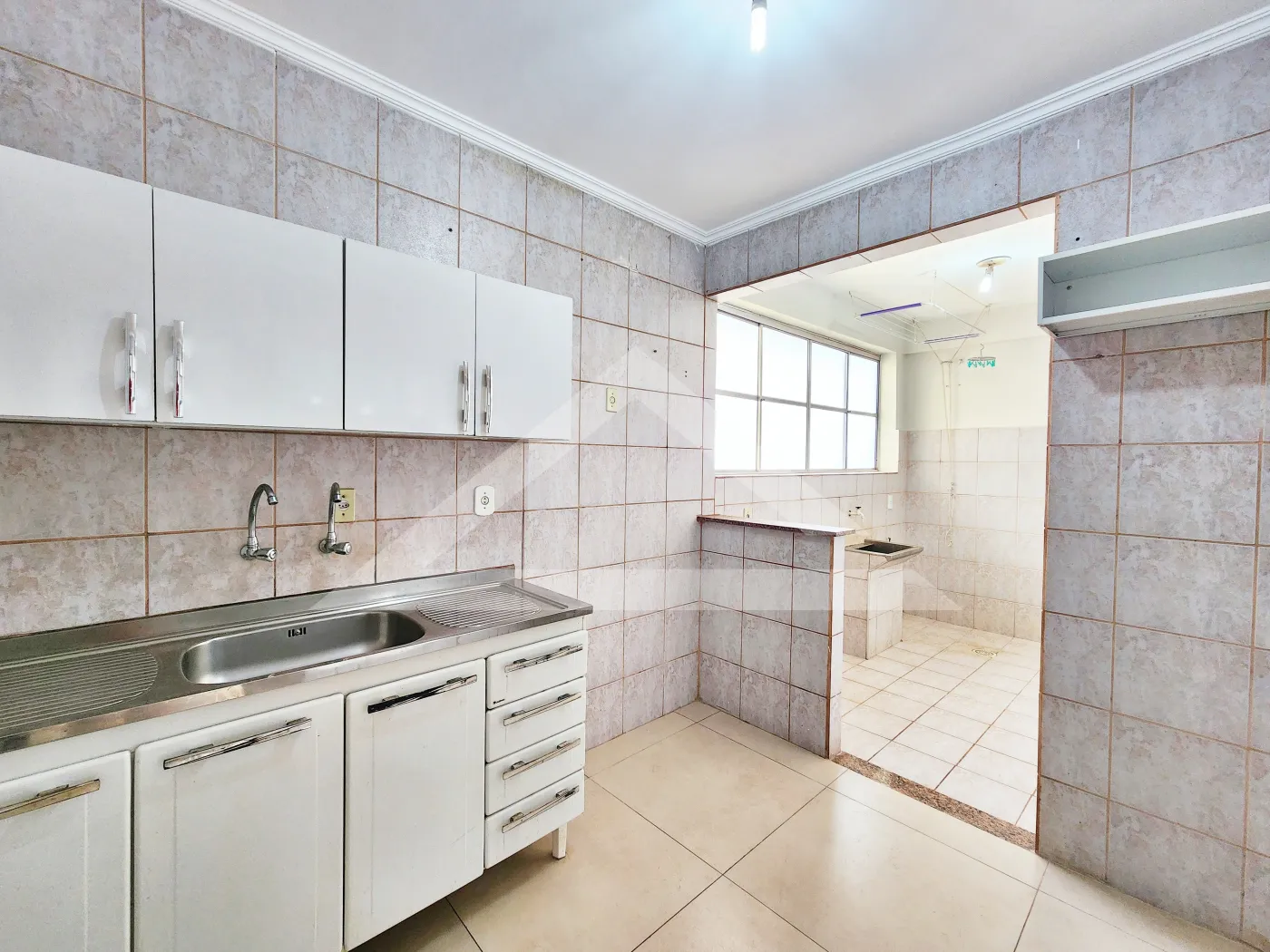 Alugar Apartamento / Padr&atilde;o em Ribeir&atilde;o Preto R$ 1.200,00 - Foto 2