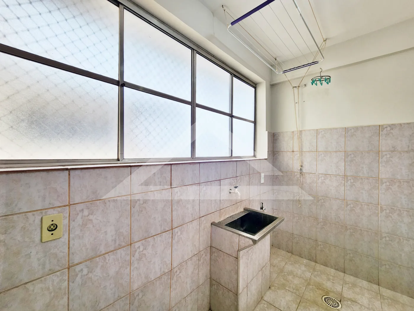 Alugar Apartamento / Padr&atilde;o em Ribeir&atilde;o Preto R$ 1.200,00 - Foto 4