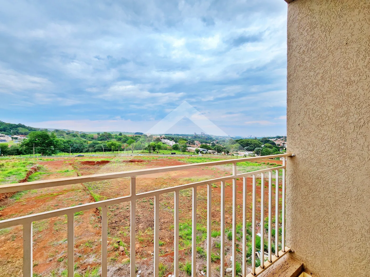 Alugar Apartamento / Padr&atilde;o em Ribeir&atilde;o Preto R$ 800,00 - Foto 3