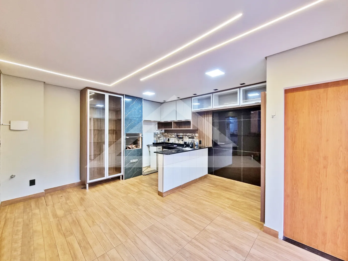 Alugar Apartamento / Padr&atilde;o em Ribeir&atilde;o Preto R$ 2.300,00 - Foto 2