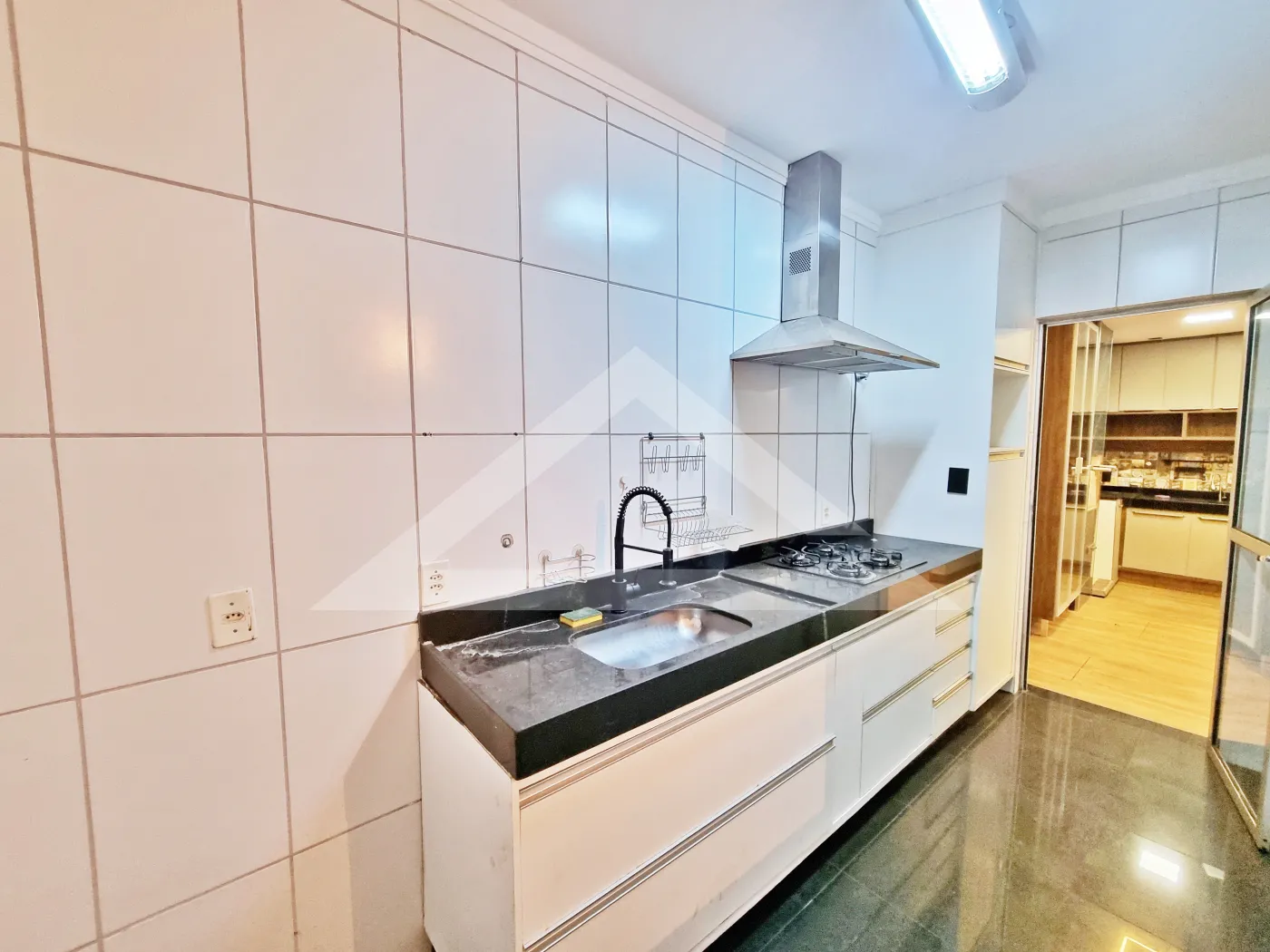 Alugar Apartamento / Padr&atilde;o em Ribeir&atilde;o Preto R$ 2.300,00 - Foto 5