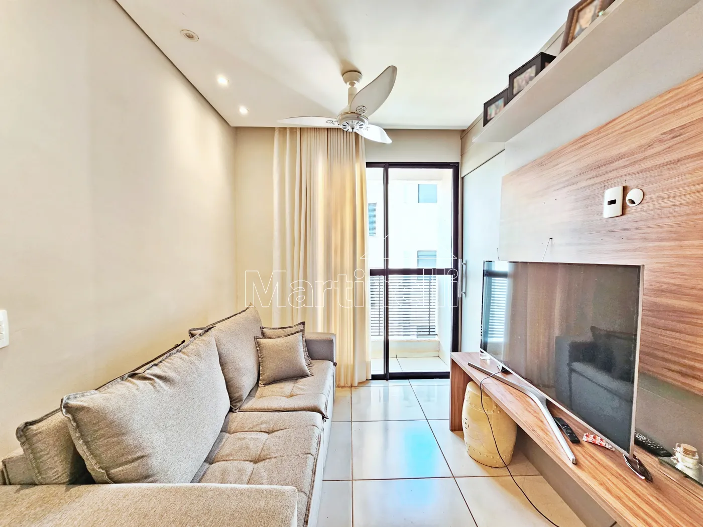 Alugar Apartamento / Padr&atilde;o em Ribeir&atilde;o Preto R$ 2.500,00 - Foto 2