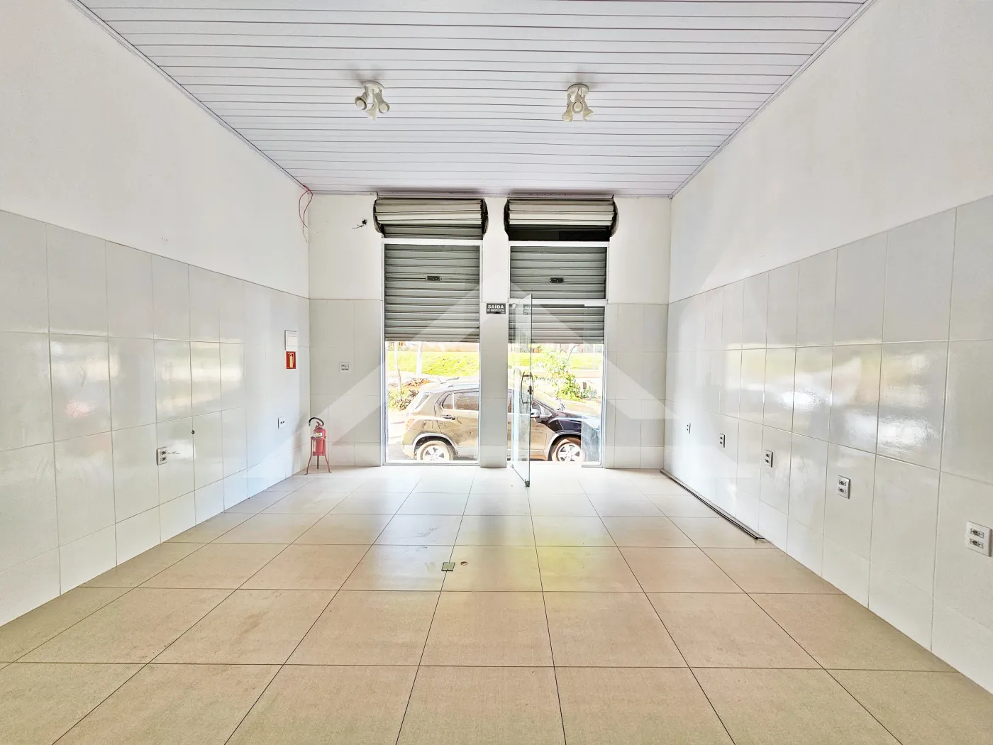 Alugar Comercial / Sal&atilde;o em Ribeir&atilde;o Preto R$ 2.200,00 - Foto 3