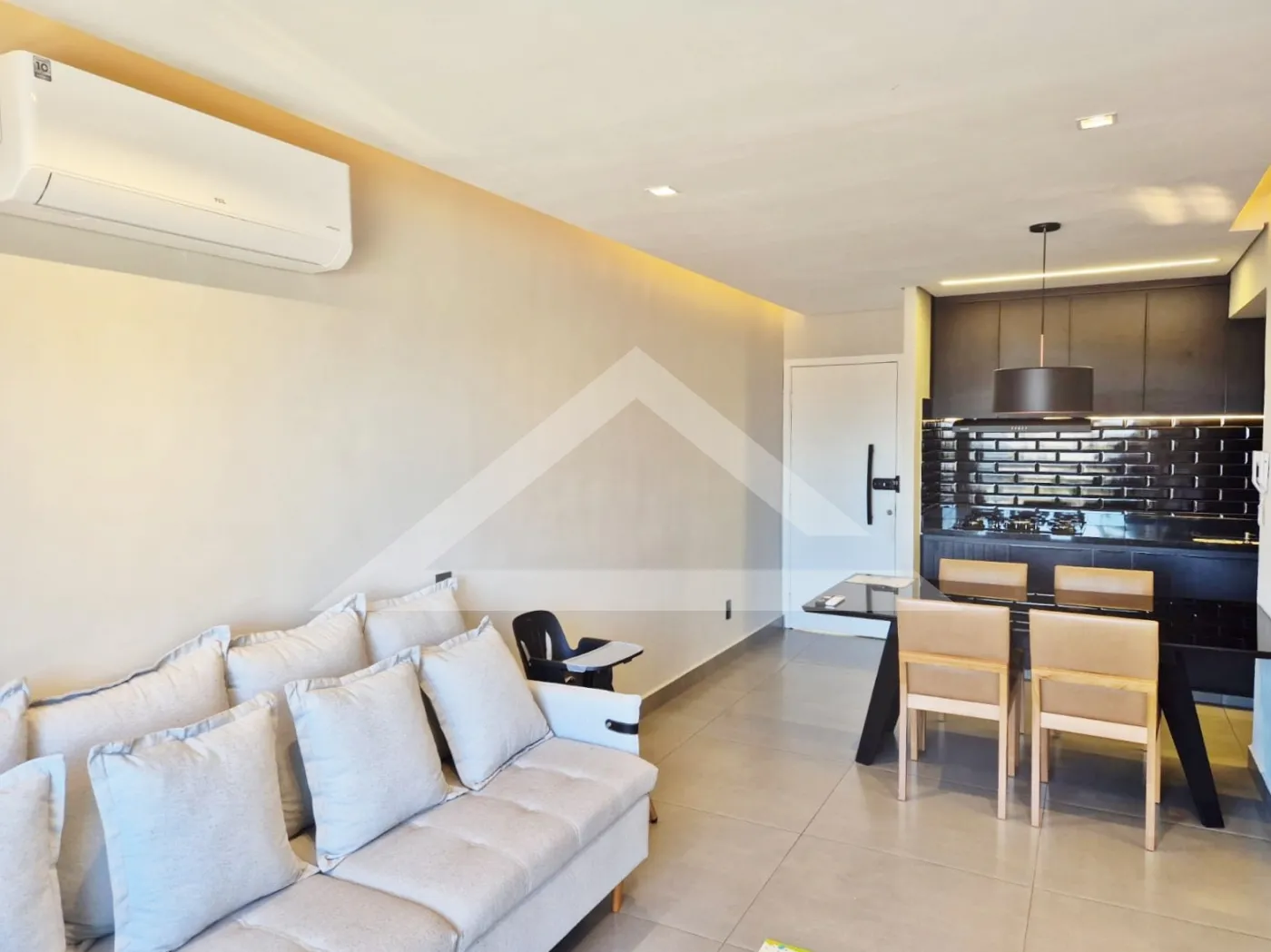 Comprar Apartamento / Padr&atilde;o em Ribeir&atilde;o Preto R$ 350.000,00 - Foto 1